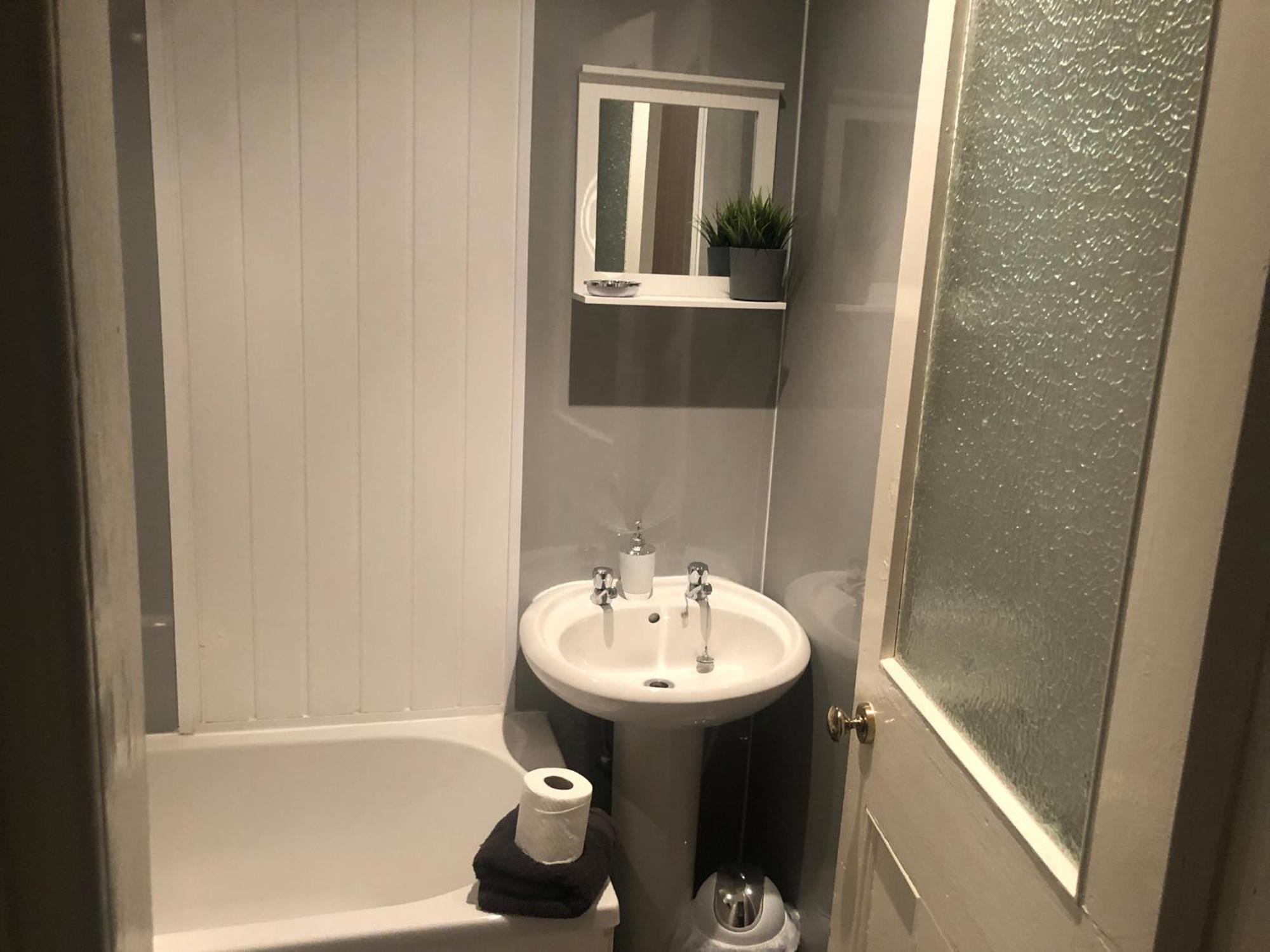 Captivating 2-Bed Apartment In Isle Of Bute Rothesay Luaran gambar
